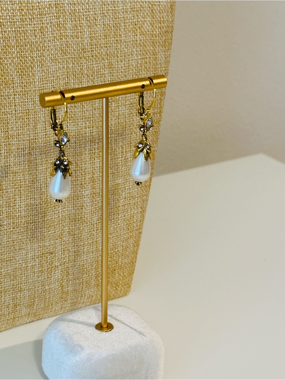 Fashion Jewelry Gold and White Teardrop Pearl Dangle Earrings